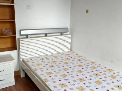 义乌商贸城对面通城山庄三室两厅 1楼 带花园 送储藏室